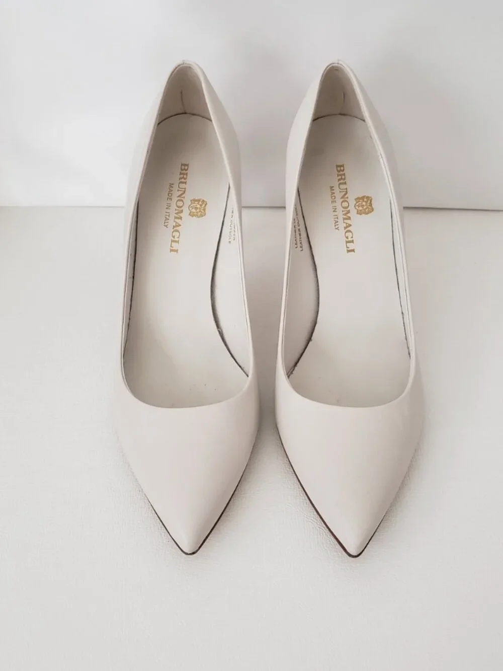 Bruno Magli Telma Bone Leather Pumps Made in Italy Pointed Toe Size 6